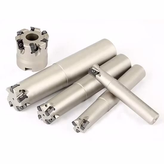 Portautensili per tornitura CNC con inserto in metallo duro